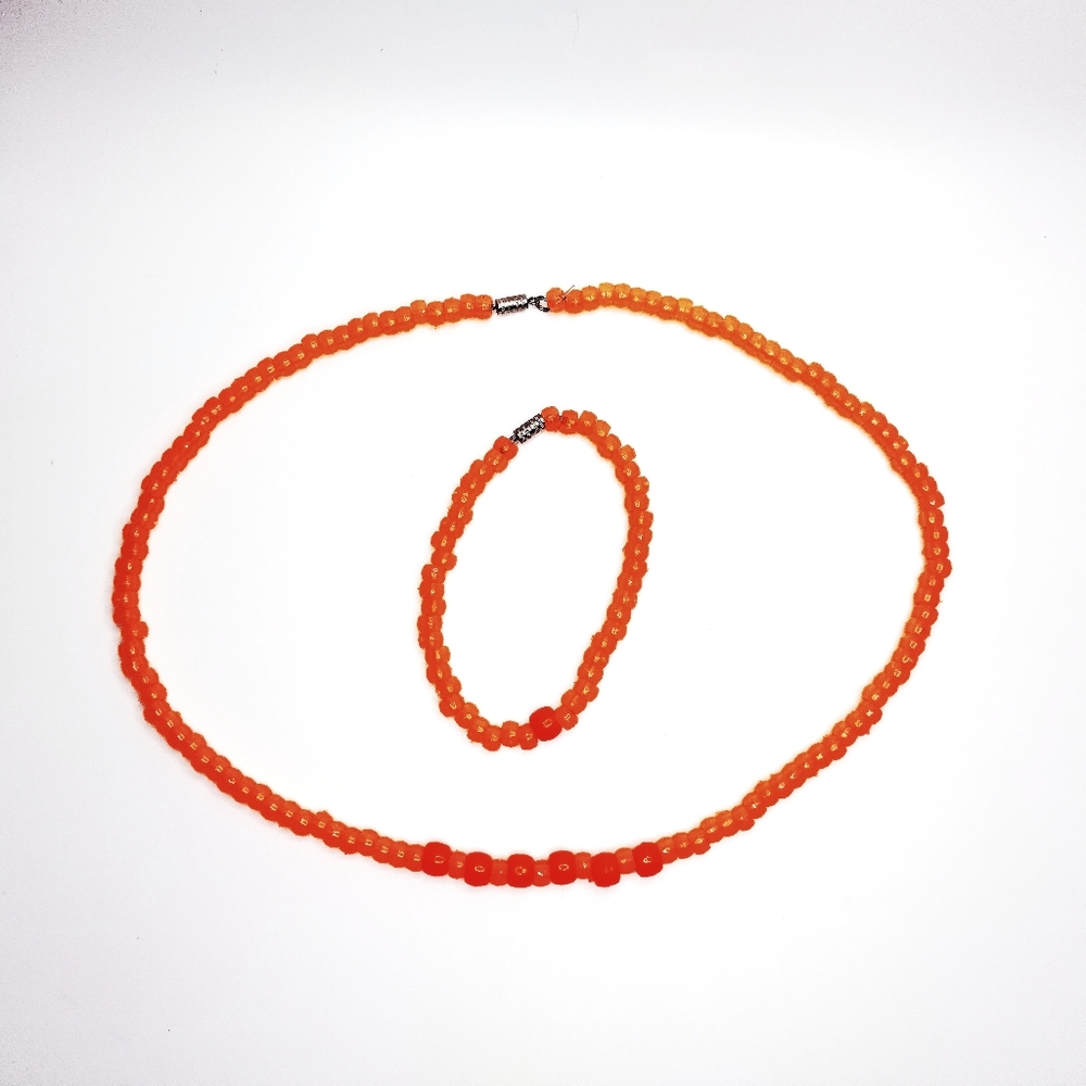 GLOW NECKLACE - Picture 4 of 10